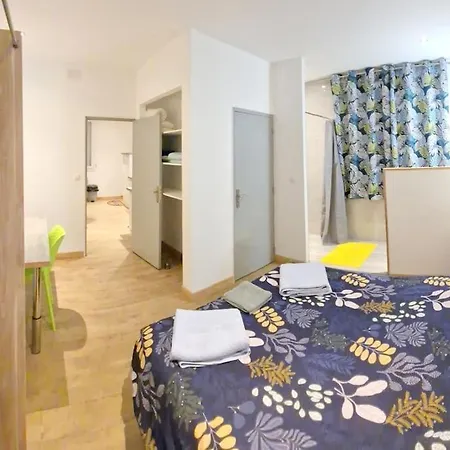 Апартаменты Independant. Beaumont-de-Lomagne